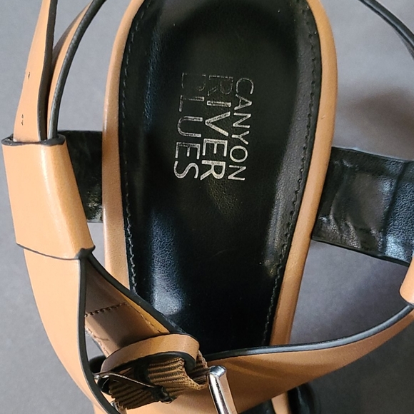 Canyon River Blues heels! - Picture 2 of 3